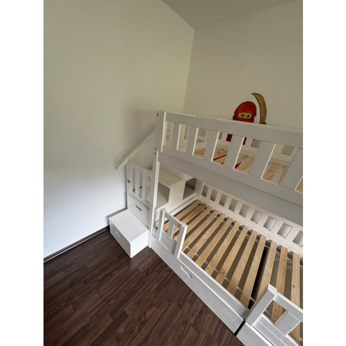 Stockbett mit Treppe für stilvolle Kinderzimmer in Österreich